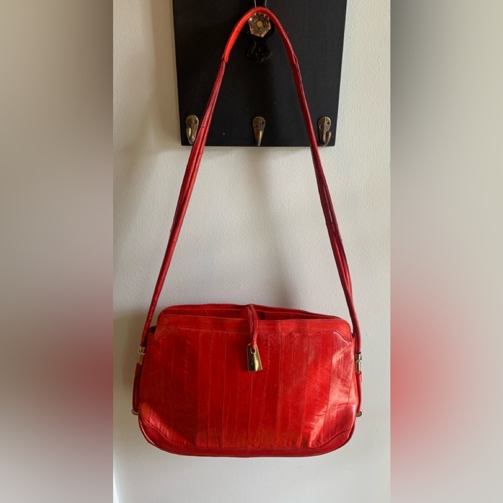 Red eel skin zippered Vintage Shoulder Bag